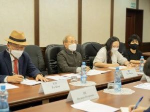 В Окружной администрации Якутска состоялась встреча с делегацией из Кореи