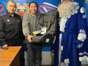 Неожиданный сюрприз от полицейского Деда Мороза