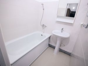 Юрий Трутнев проверил ход строительства арендного жилья в Якутии