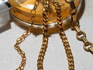 В Якутске сотрудник пункта приема золота похитил у клиентки браслеты на 150 тыс. рублей