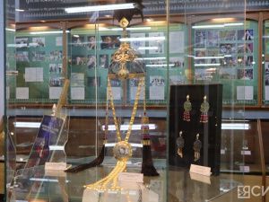 В Якутске открыли выставку, посвященную хомусистке-виртуозу Альбине Дегтярёвой