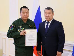 К 80-летию Авиалесоохраны Якутии вручили государственные награды