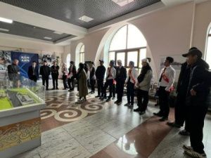 Представители АО «АК «ЖДЯ» приняли участие в торжественной линейке Нижне-Бестяхской школы №1 им. М.Е Попова