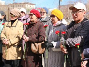 Коммунисты Якутии: Нет — глумлению над памятником Карлу Марксу и одноименным сквером! 