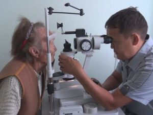 В поселке Жиганск офтальмолог из Якутска прооперировал 28 пациентов