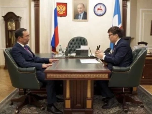 Глава Якутии встретился с Афанасием Саввиным