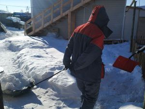 В Автодорожном округе организовали субботник для ветеранов