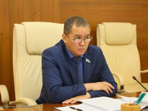 Как народный депутат Якутии летчиков пить заставлял! "Всех уволю! Я депутат!"