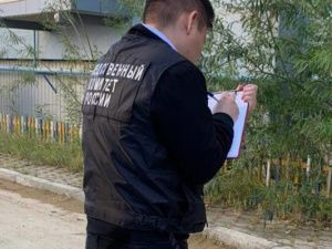В Якутске у многоквартирного дома обнаружили тело девушки