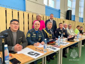 Смотр строя и песни в Мирном: дань памяти и воспитание патриотизма