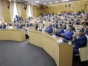 Айсен Николаев открыл первое заседание 7 созыва Госсобрания (Ил Тумэн) Якутии