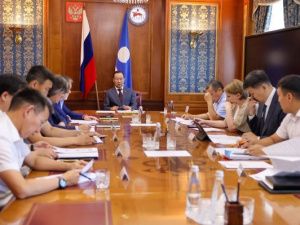 Глава Якутии провел заседание президиума оперштаба по обеспечению экономического развития республики