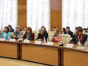 В Якутии хранителям традиционной культуры вручены стипендии главы республики