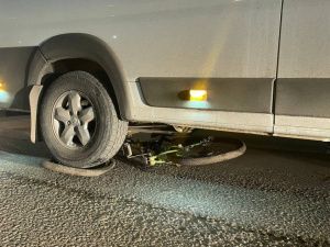 В Якутске девятилетнего мальчика госпитализировали в реанимацию после наезда микроавтобуса UPD