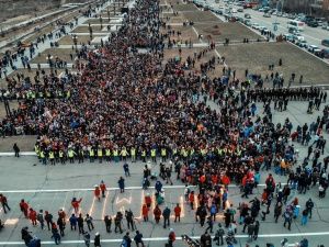 Айсен Николаев принял участие в патриотической акции «Свеча памяти»	