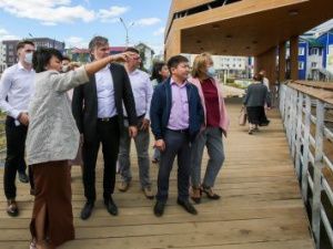 В Якутске благоустраивают общественные пространства и дворовые территории   