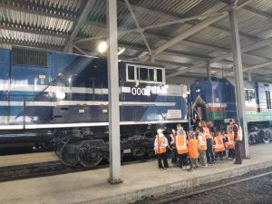 Участники летней площадки побывали с экскурсией в локомотивном депо «Железных дорог Якутии»