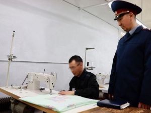 В исправительной колонии № 7 шьют постельные принадлежности для больниц