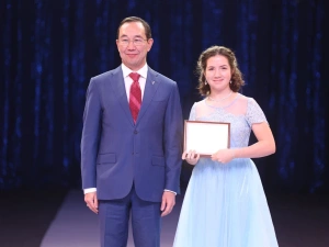 700 школьников со всей республики стали участниками Ёлки Главы Якутии Айсена Николаева