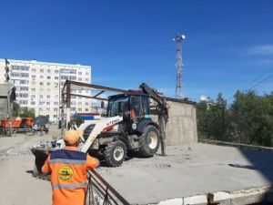 В Якутске снесли незаконные постройки