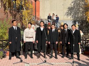 Кирилл Бычков возложил цветы к памятнику В.В. Никифорову-Кюлюмнюр