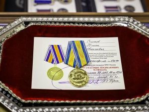 «Проявили мужество при спасении людей»: в Якутии наградили юных героев