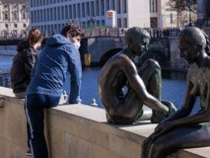 В Германии объявили «ограниченный карантин»