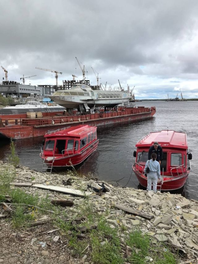 В Якутии народные депутаты вмешались в конфликт перевозчиков через реку Лену