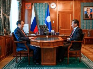 Глава Якутии и Первый Президент обсудили с главами наслегов и районов новую модель якутского села 