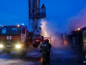 Двое мужчин пострадали при пожаре в элеваторном узле в Якутске