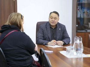 Прием граждан провел Председатель Якутской городской Думы Альберт Семенов