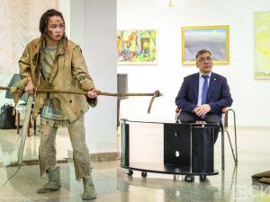 В НХМ Якутии открылась выставка всемирно известного художника-ювелира Александра Манжурьева