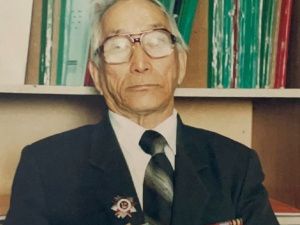 102-летнему ветерану вручили юбилейный знак в честь 80-летия Победы