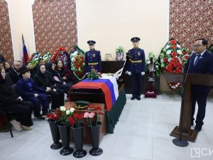 «Какой он был скромный, такой же был железный характером». В Якутске простились с Саввой Михайловым