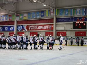 Со счетом 9:3 хоккеисты из Якутска победили команду Мирнинского района