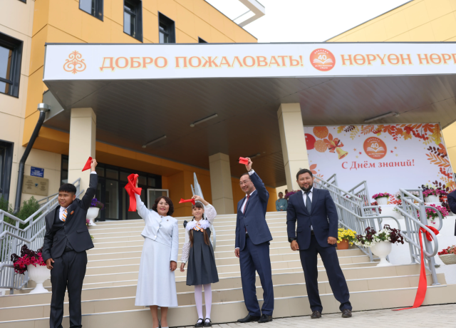 В Якутске открылась самая большая школа имени Первого Президента республики Михаила Николаева