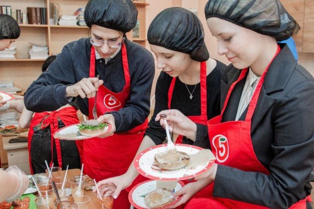 Новая серия уроков от «Пятёрочки» научит школьников здоровому питанию