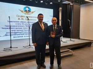 Авиаторы Якутии отметили 105-летие легендарного якутского лётчика Валерия Кузьмина