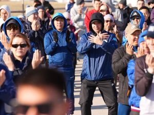 В Якутске стартовал сезон утренних зарядок «Начни утро с победы, с победы над собой»