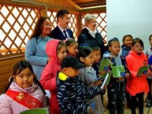 Дети из малоимущих и многодетных семей Якутска приняли участие в акции «Подарок первокласснику»