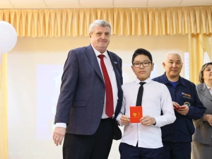 В рамках акции «Мы – граждане России!» юным якутянам вручили паспорта