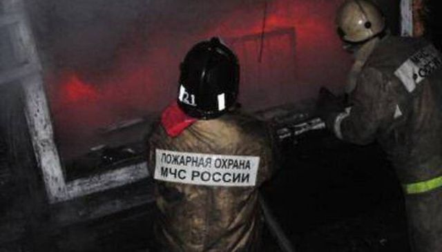 В Якутске сгорел частный дом в районе ДСК