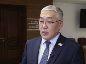 Движение огня в сторону села в Абыйском районе остановлено