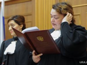 Судьям повысили зарплату второй раз за 1,5 года. Сколько они получают?