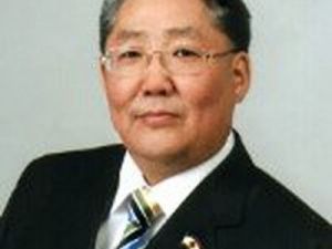 Поздравляет Николай Васильев - председатель постоянной комиссии Якутской городской Думы по местному самоуправлению, законности и Регламенту