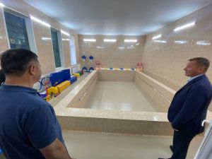 Андрей Тарасенко проверил готовность образовательных учреждений к началу учебного года в Алданском районе