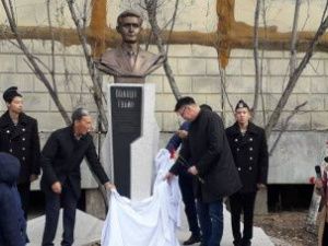 В Якутске открыли памятник Володе Губину, ценой жизни спасшему четверых детей