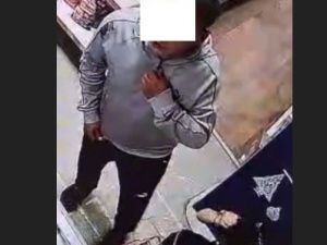 "Мне стыдно за это": Ударивший подростка мужчина извинился за свои действия