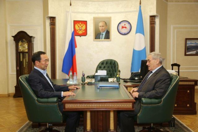 Айсен Николаев провел рабочую встречу с Вячеславом Штыровым