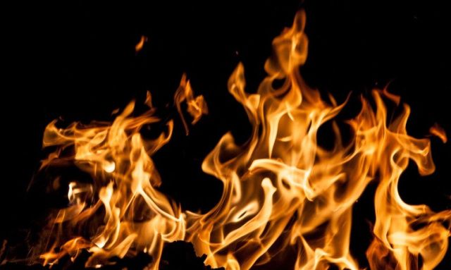 В Верхоянском улусе на пожаре погибли мужчина и женщина